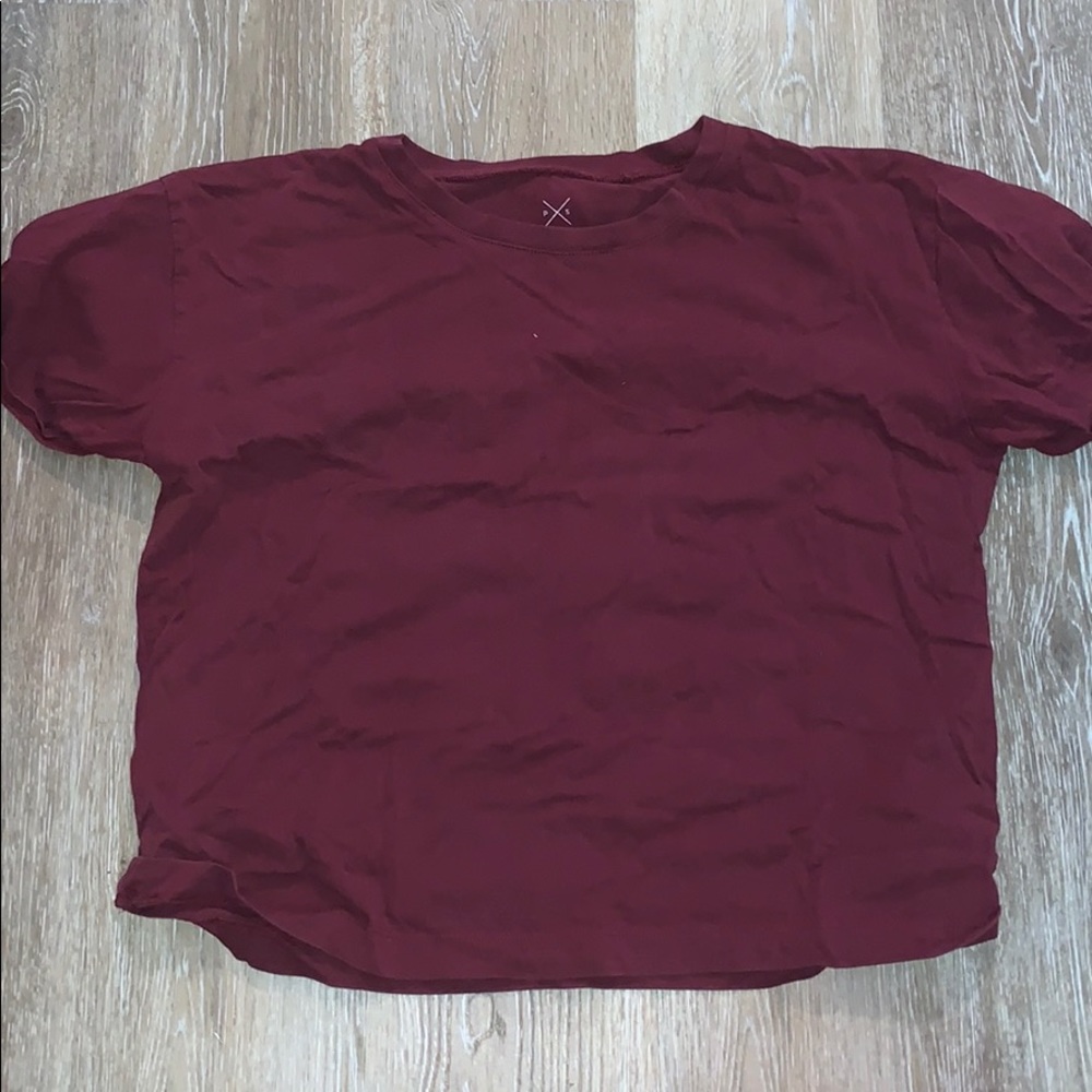 maroon t-shirt